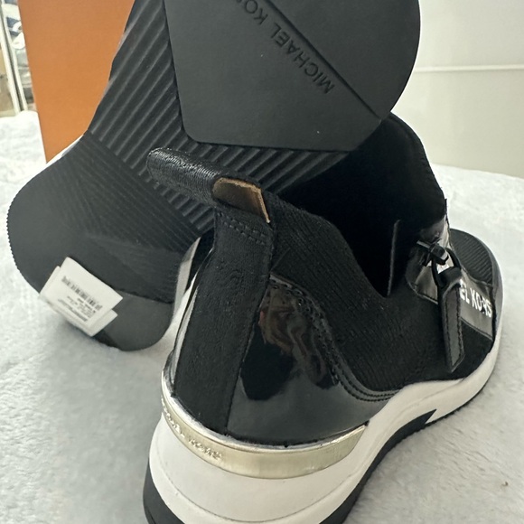 Michael Kors Willis Stretch Knit Trainer brand new / no box - Picture 5 of 15